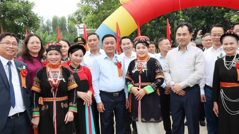 Thường trực Ban Bí thư Trần Cẩm Tú dự Ngày hội Đại đoàn kết toàn dân tộc tỉnh Lào Cai