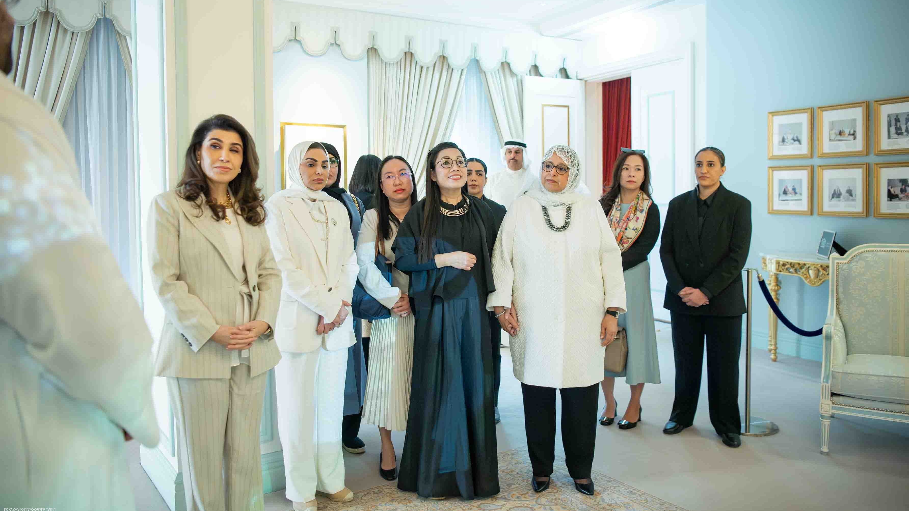 Phu nhân Thủ tướng Việt Nam và Kuwait thăm Bảo tàng Cung Al-Salam