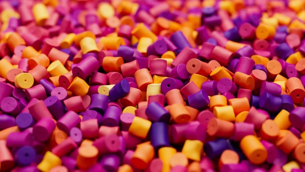 Công nghệ mới giảm khí thải trong sản xuất nhựa