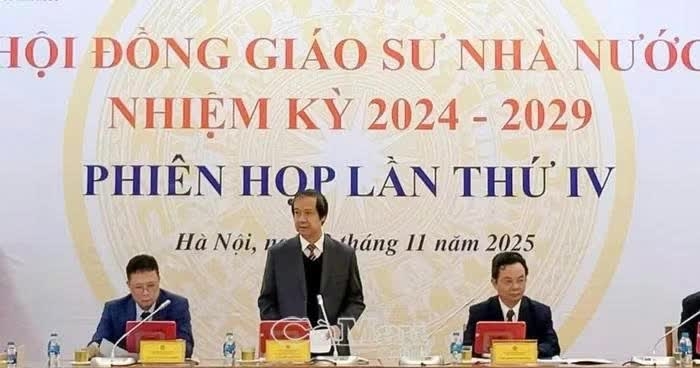 Chính thức công nhận 900 giáo sư, phó giáo sư năm 2025