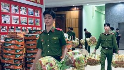 Đắk Lắk, Gia Lai gấp rút vận chuyển nhu yếu phẩm, chuẩn bị đồ ăn,  nước uống cho nhân dân địa bàn ngập sâu