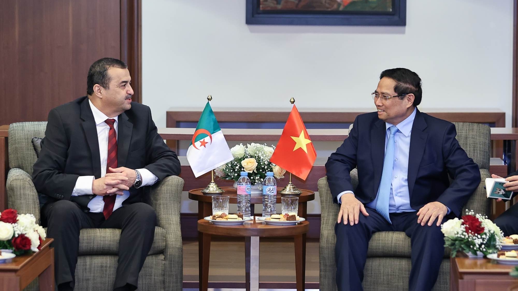 Thủ tướng đề nghị Bộ Dầu khí và Mỏ Algeria thúc đẩy hợp tác năng lượng, dầu khí giữa hai nước