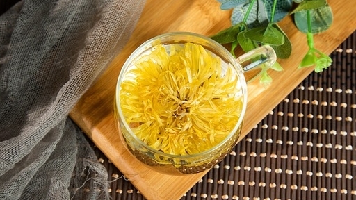 Buổi tối uống 3 loại trà này để cải thiện chất lượng giấc ngủ, gián tiếp hỗ trợ giảm mỡ bụng