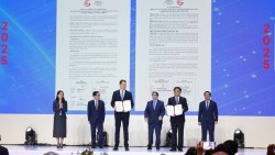 UBND TP. Hồ Chí Minh và Diễn đàn Kinh tế thế giới (WEF) ra Tuyên bố chung về sáng kiến thúc đẩy sản xuất thông minh và chuyển đổi công nghiệp