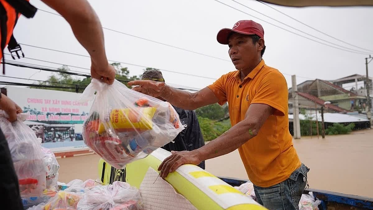 Bạn bè quốc tế hỗ trợ Việt Nam gần 16 triệu USD để khắc phục hậu quả bão lũ