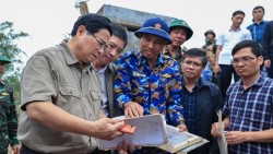 Thủ tướng Phạm Minh Chính kiểm tra công tác khắc phục lũ lụt lịch sử tại Đắk Lắk