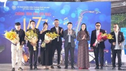 Điểm hẹn văn hóa mới bên hồ Gươm