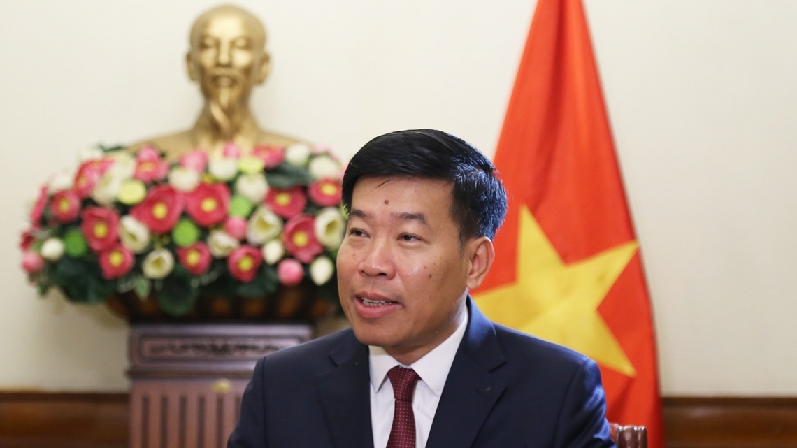 Thứ trưởng Ngoại giao Nguyễn Mạnh Cường trả lời phỏng vấn nhân dịp Kỳ họp 48 Ủy ban liên chính phủ Việt Nam-Lào