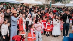 Trải nghiệm và truyền thống của Giáng sinh châu Âu tại Hà Nội và TP. Hồ Chí Minh