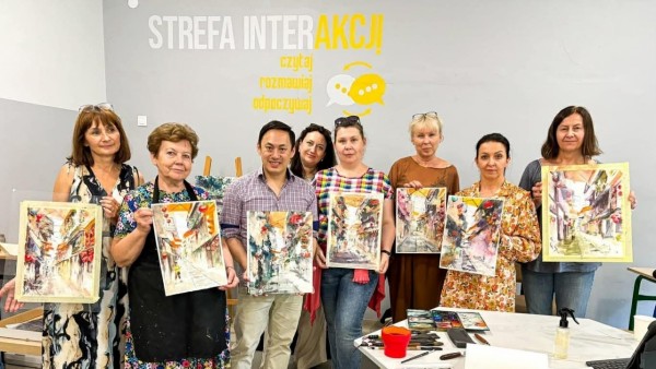 Họa sĩ Minh Đàm và 'cây cầu' đa văn hóa