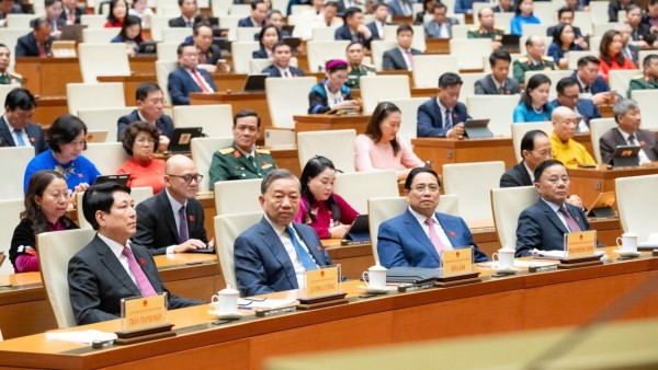 NA adopts Resolution with key national decisions at the 10th session, 15th National Assembly