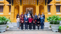 Thứ trưởng Nguyễn Minh Hằng tiếp đoàn cán bộ Palestine tham gia 
khoá đào tạo tại Học viện Ngoại giao