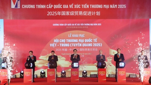 Vietnam-China international trade fair opens in Tuyen Quang, boosting cross-border ties