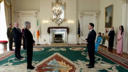Đại sứ Phạm Toàn Thắng trình Thư ủy nhiệm lên Tổng thống Ireland