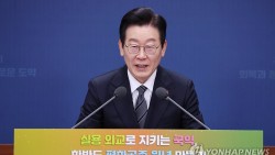 Tổng thống Hàn Quốc kêu gọi 'kiên nhẫn và chủ động' hạ nhiệt căng thẳng với Triều Tiên