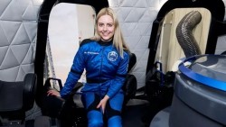 Nữ kỹ sư liệt nửa người trở thành người ngồi xe lăn đầu tiên bay vào không gian