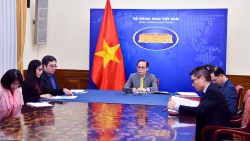 Bộ trưởng Ngoại giao Lê Hoài Trung điện đàm với Bộ trưởng Bộ châu Âu và Ngoại giao Pháp