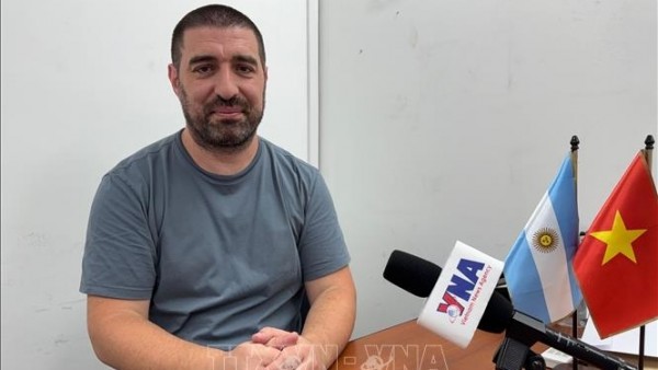 Nhà báo Argentina: Việt Nam kiên định mục tiêu phát triển bền vững theo định hướng Đại hội XIII