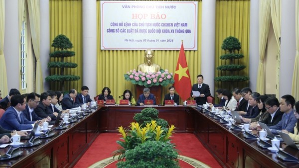 Công bố Lệnh của Chủ tịch nước về 13 luật mới: Tăng cường chăm sóc sức khỏe, hoàn thiện thể chế