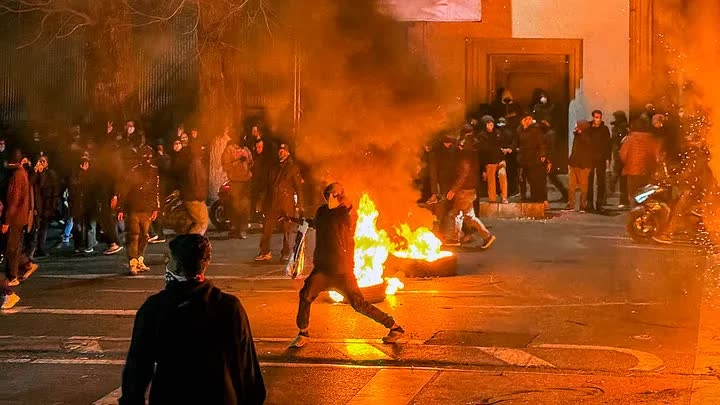 Tình hình Iran: Đã dần ổn định? Mỹ ra cảnh báo khẩn cho công dân, Trung Quốc sẵn sàng các biện pháp bảo hộ