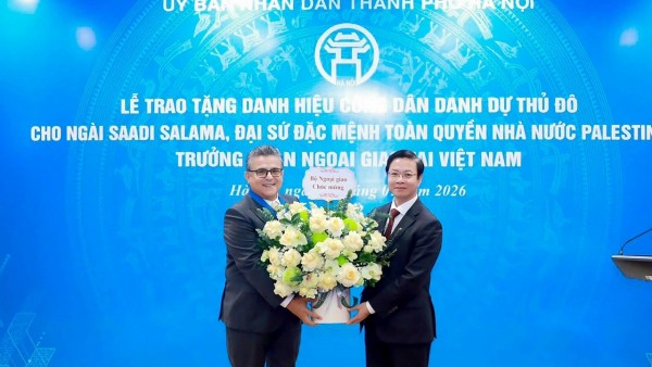 Đại sứ Saadi Salama được trao danh hiệu Công dân danh dự Thủ đô Hà Nội