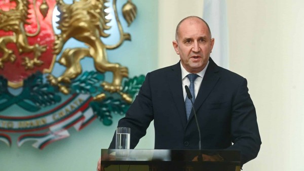 Tổng thống Bulgaria từ chức, phát tín hiệu tranh cử Thủ tướng