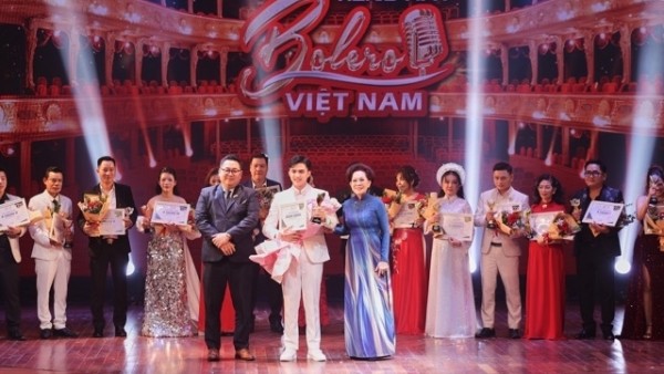 Trần Mạnh Hùng trở thành Quán quân Tiếng hát Bolero Việt Nam 2025