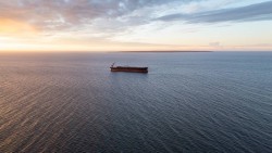 Pháp tuyên bố kiểm tra, bắt giữ một tàu chở dầu nghi của Nga, Moscow cảnh báo hành động leo thang căng thẳng