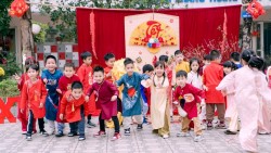 Dạy con đón Tết, gìn giữ nếp nhà từ những điều nhỏ bé