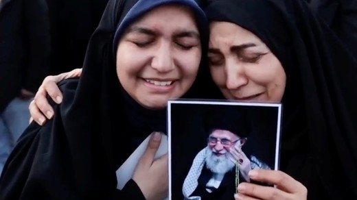 Biển người đổ ra đường phố Tehran tiễn biệt Lãnh tụ tối cao Iran