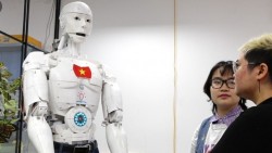 Chủ động định hình luật chơi trong kỷ nguyên số: Đặt quyền con người vào vị trí trung tâm