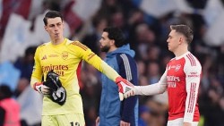 Thủ môn Kepa mắc sai lầm tai hại, HLV Arteta nói gì?