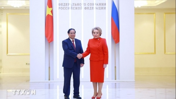 Prime Minister Pham Minh Chinh meets with Chairwoman of the Federation Council of the Russian Federal Assembly Valentina Matviyenko