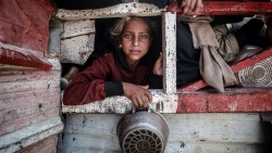 Bi kịch trẻ em ở Dải Gaza: 'Già đi' dưới làn bom