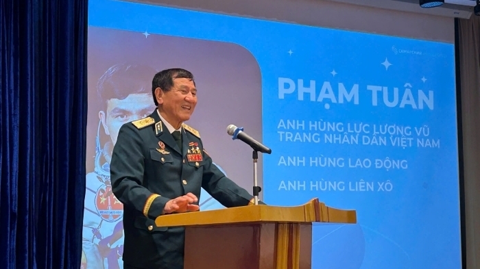 Chương trình giáo dục quốc tế 'AEROKOS': Chắp cánh ước mơ chinh phục không gian cho thế hệ trẻ Việt-Nga