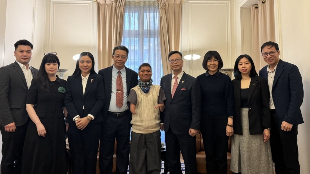 Đại sứ Việt Nam tại Pháp tiếp đoàn Hội Nạn nhân chất độc da cam/dioxin