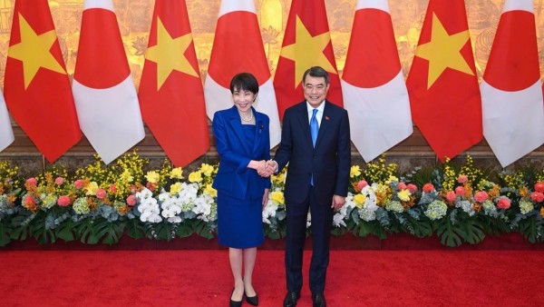 Vietnam, Japan Prime Ministers hold talks, advance more substantive, effective partnership