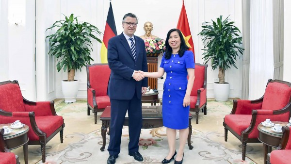 Deputy FM Le Thi Thu Hang, State Secretary Dr. Geza Andreas von Geyr co-chaired 8th Vietnam - Germany Strategic Dialogue in Hanoi