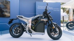 Mô tô điện Honda WN7 chính thức mở bán, giá hơn 440 triệu đồng