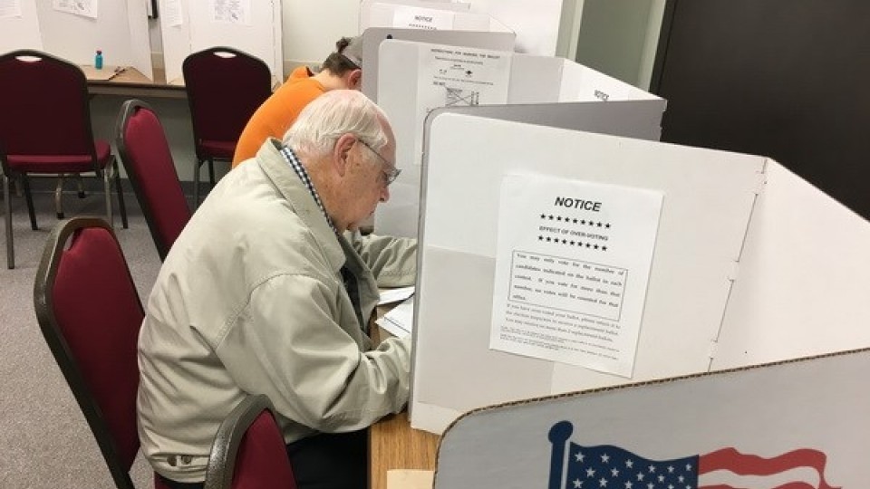 Mỹ buộc tội 13 công dân cùng 3 thực thể Nga can thiệp bầu cử