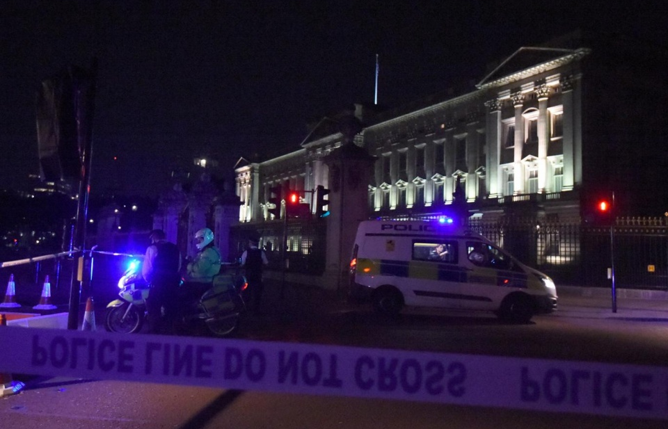 Anh: Xảy ra vụ tấn công bằng dao bên ngoài Điện Buckingham