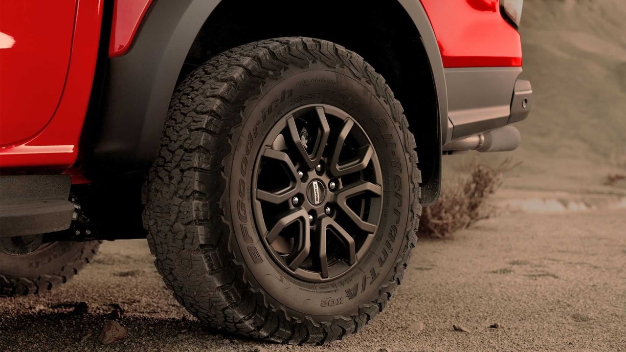 Cận cảnh chi tiết xe bán tải Ford Ranger Raptor 2022