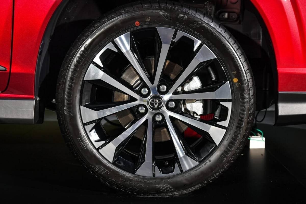 Chi tiết Toyota Veloz 2022 giá từ 560 triệu đồng tại Thái Lan