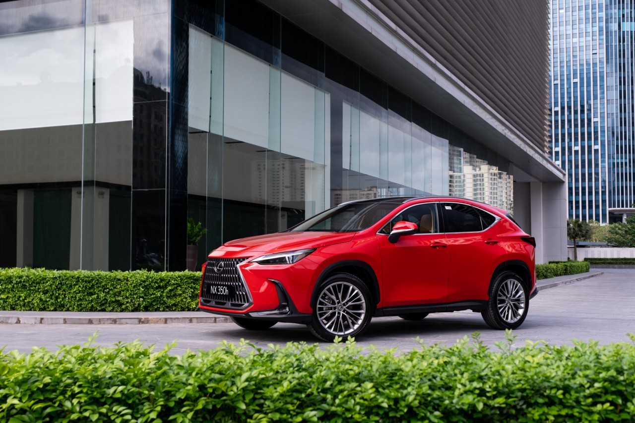 Cận cảnh chi tiết Lexus NX 2022 tại Việt Nam, giá từ 3 tỷ đồng