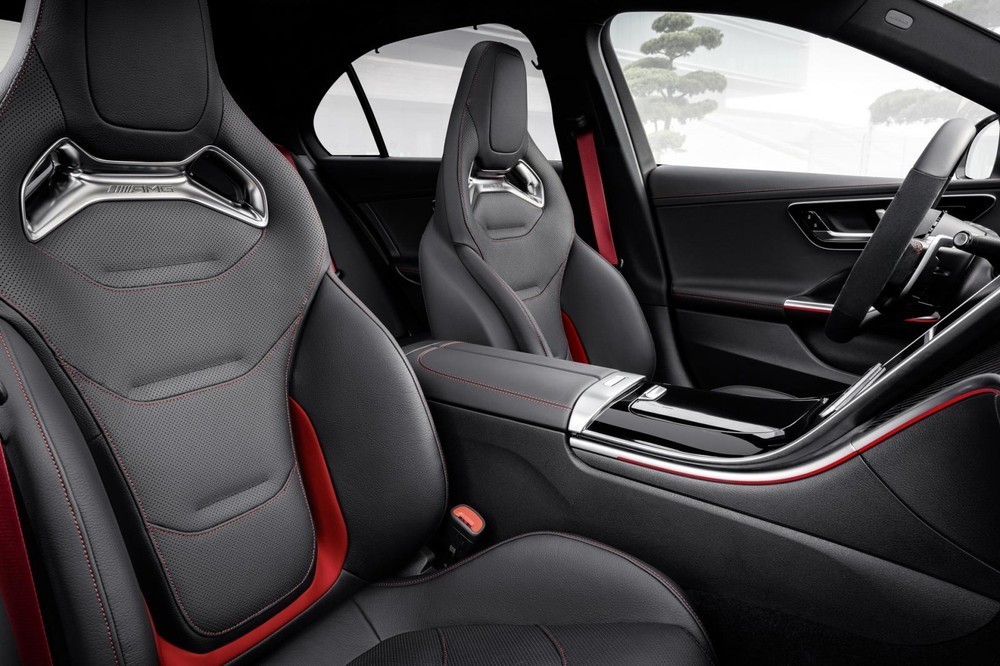 Cận cảnh chi tiết Mercedes-AMG C43 4Matic 2023 Cận cảnh chi tiết Mercedes-AMG C43 4Matic 2023