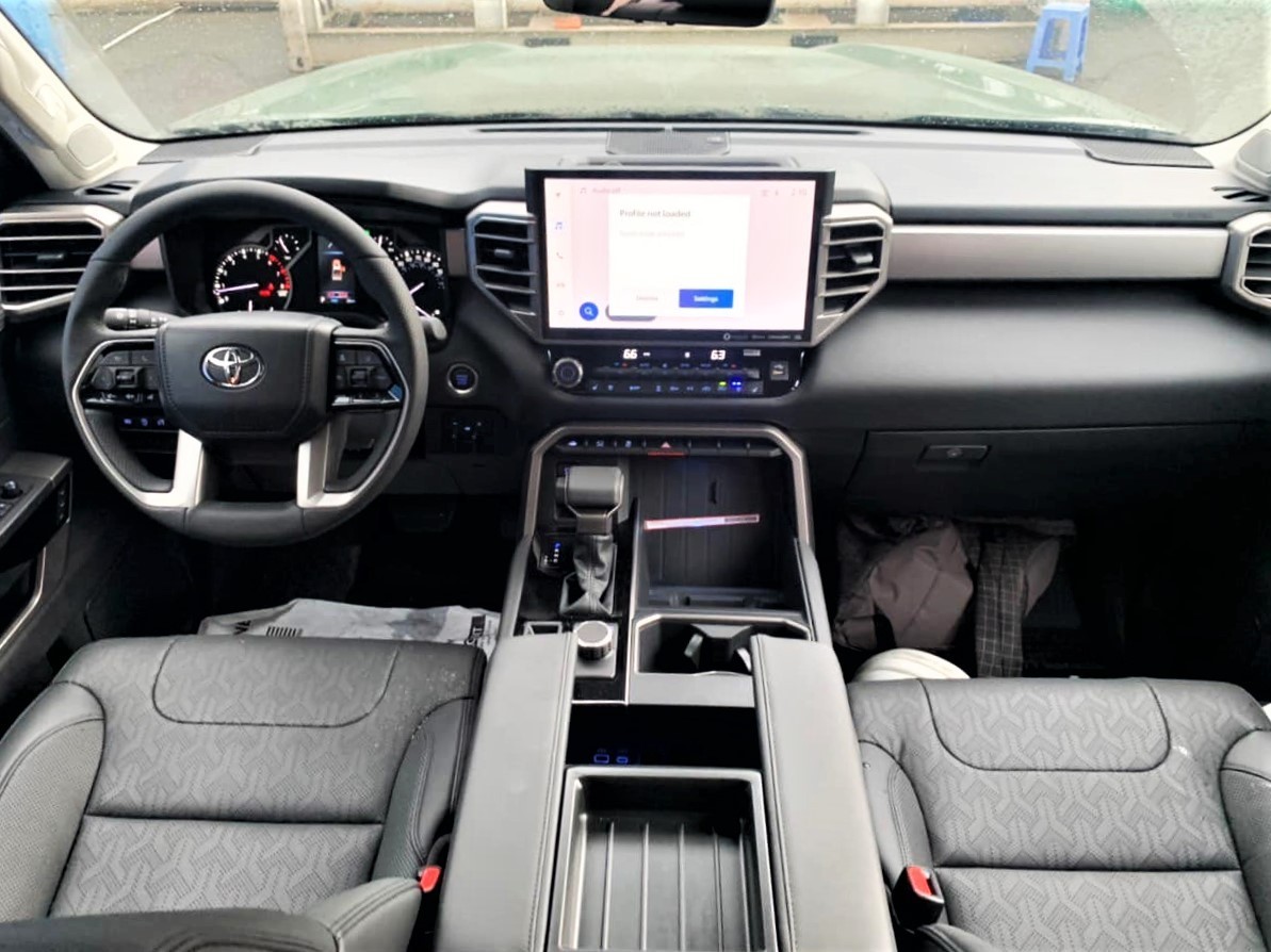 Toyota Tundra 2022 đầu tiên về Việt Nam, giá 4,5 tỷ đồng