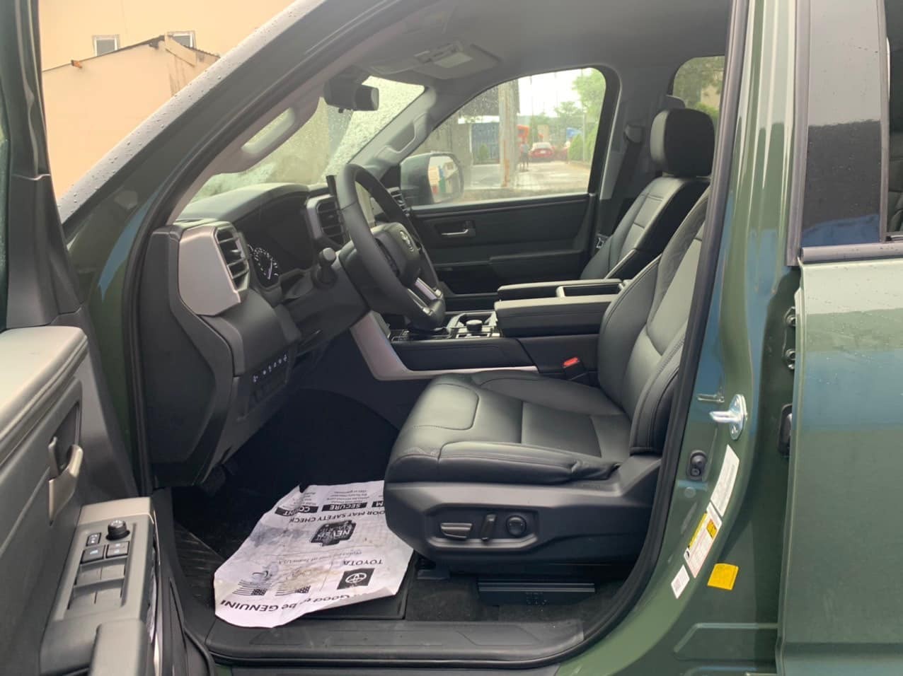 Toyota Tundra 2022 đầu tiên về Việt Nam, giá 4,5 tỷ đồng