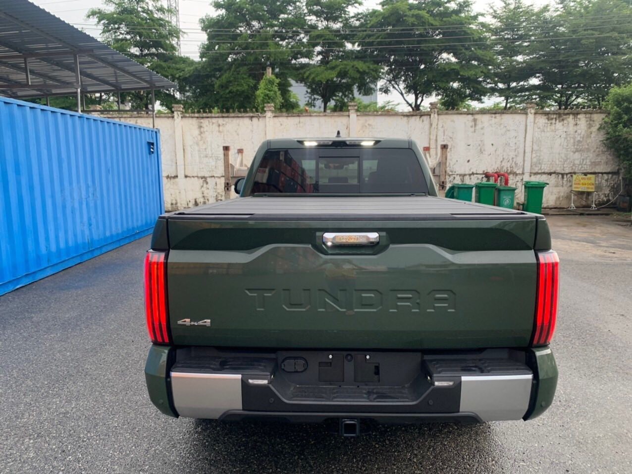 Toyota Tundra 2022 đầu tiên về Việt Nam, giá 4,5 tỷ đồng