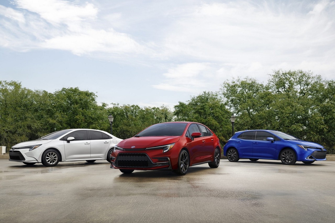 Cận cảnh Toyota Corolla phiên bản động cơ Hybrid AWD