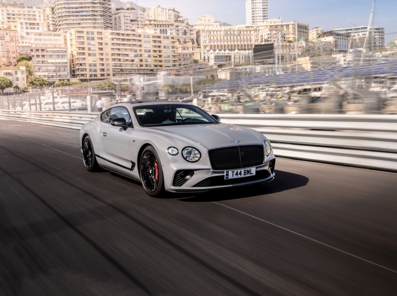 Cận cảnh bộ đôi Bentley Continental GT S và GTC S Cận cảnh bộ đôi Bentley Continental GT S và GTC S